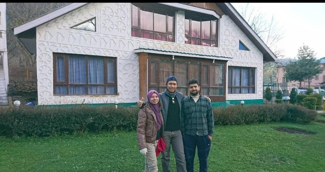 Hotel The K2 Alpine Pahalgām Esterno foto